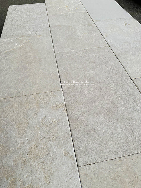 Outdoor Living La Vallée du Rhône Antiqued French Limestone Flooring