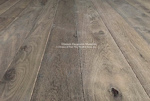 A mixture of warm oak and gray oak hues define the patina of our aged French oak floor.